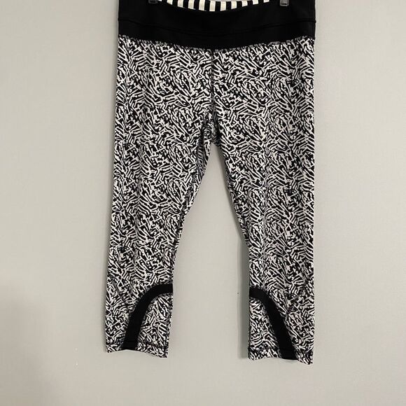 Lululemon Train Times Crop Leggings Women Size 10 - Picture 2 of 9